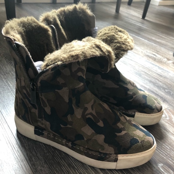 J slides, sz 8, camo, warm and so trendy - Picture 3 of 4